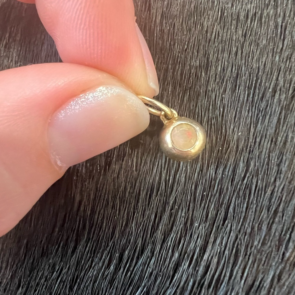 Mejuri - 14k solid Gold and Opal Pendant - charm - Picture 5 of 7